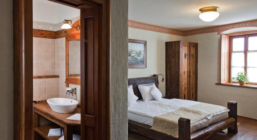 Halasi Pince Panzió Étterem