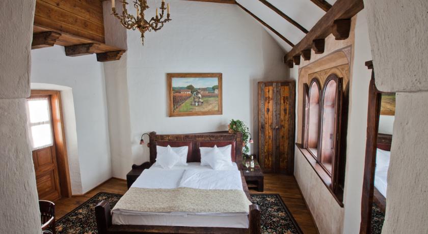 Halasi Pince Panzió Étterem