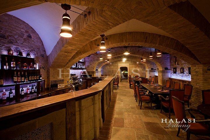 Halasi Pince Panzió Étterem