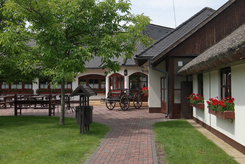 Biczó Csárda és Lovaspanzió