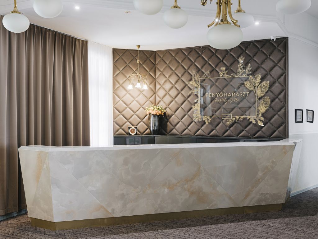 Fenyőharaszt Kastélyszálló