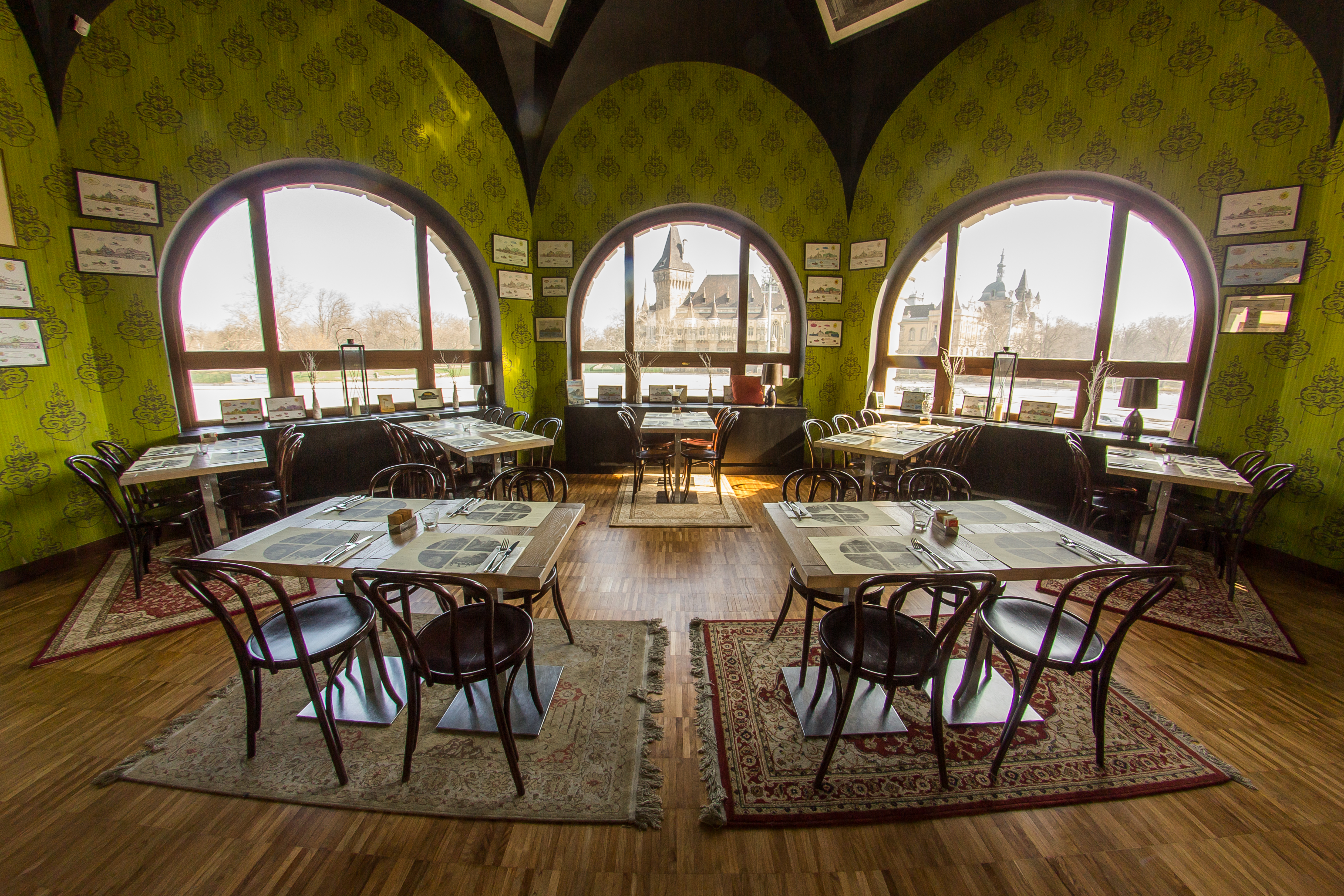 Városliget Café & Restaurant