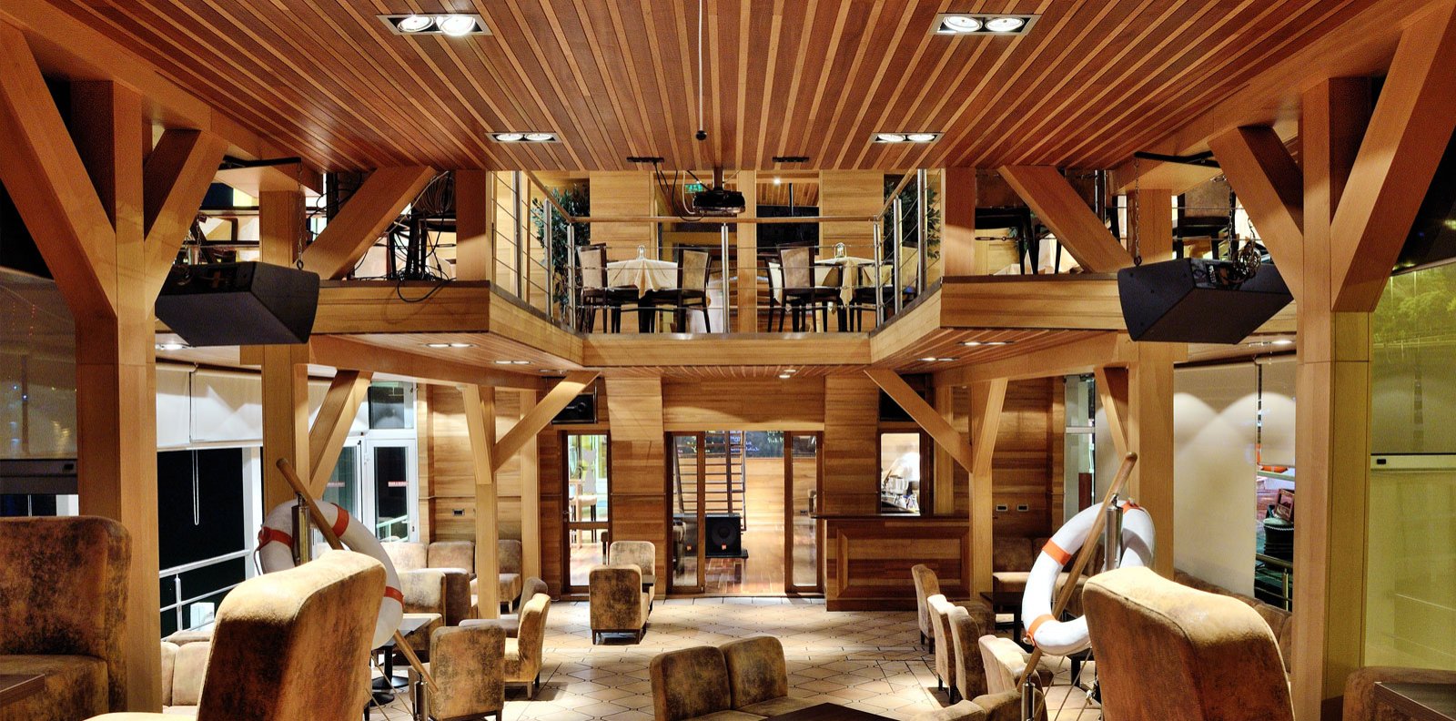 Vogue Hajó Étterem