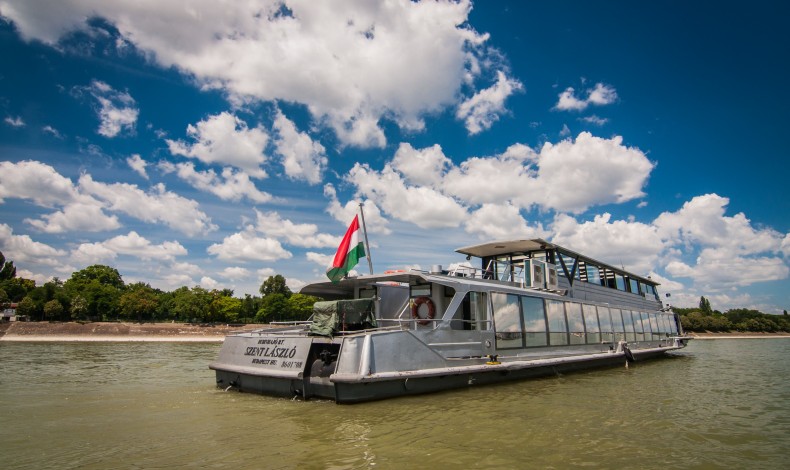 Szent László Hajó