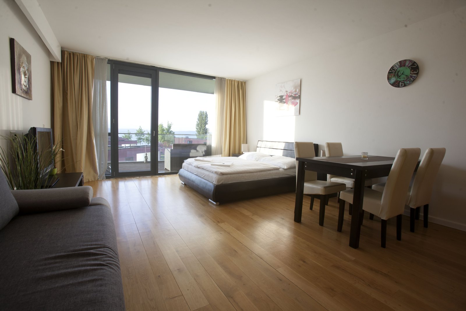 BL YachtClub & Apartments