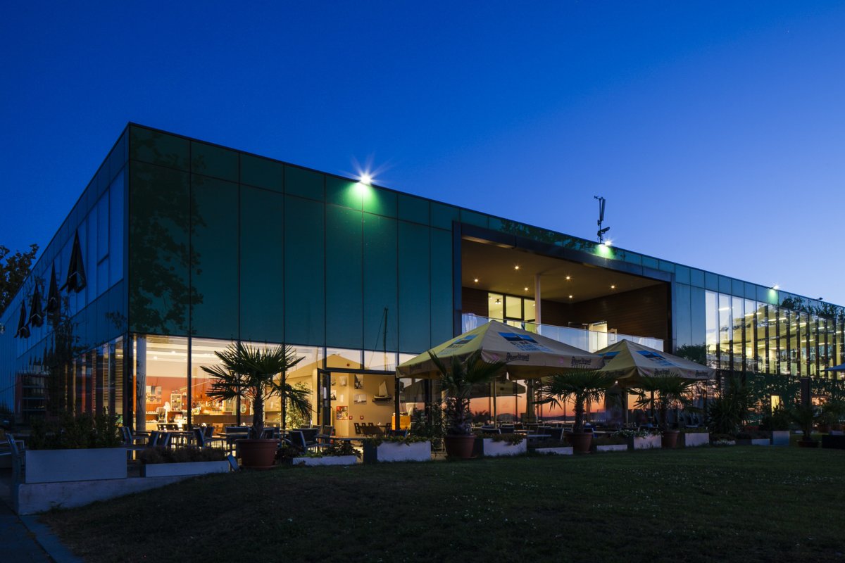 BL YachtClub & Apartments