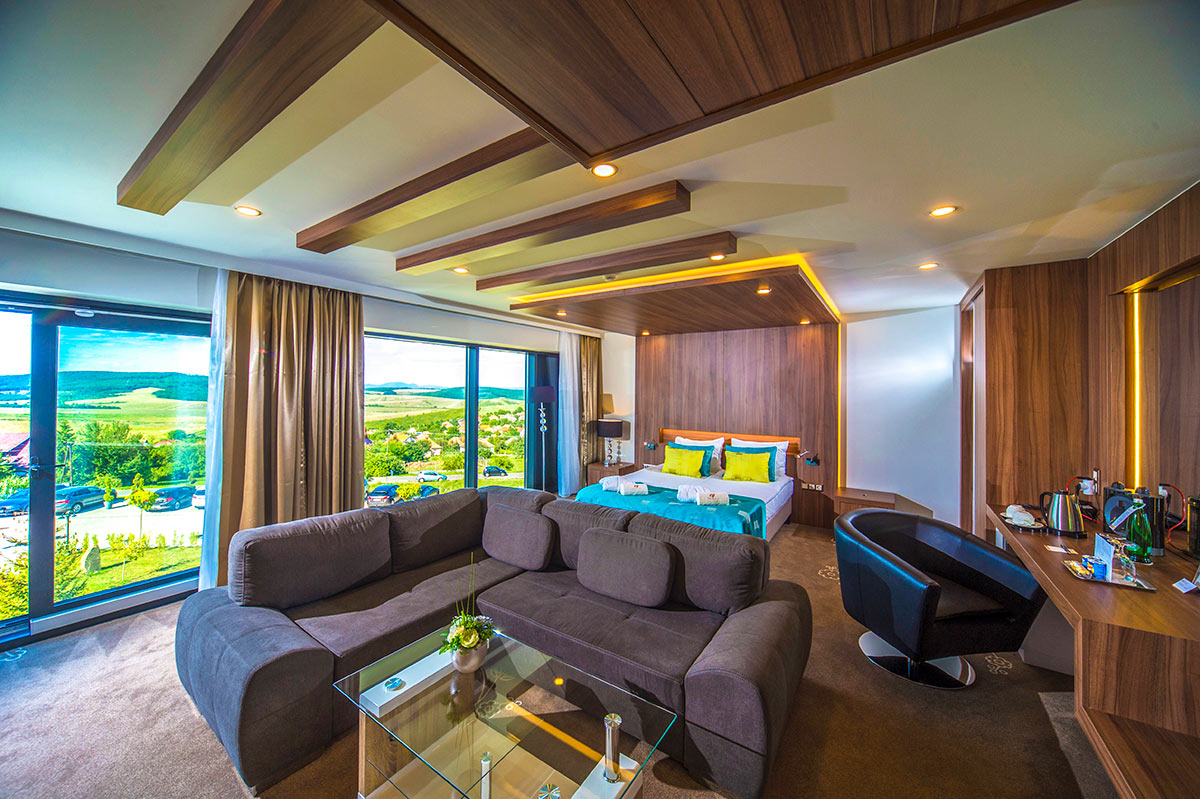 Castellum Hotel Hollókő