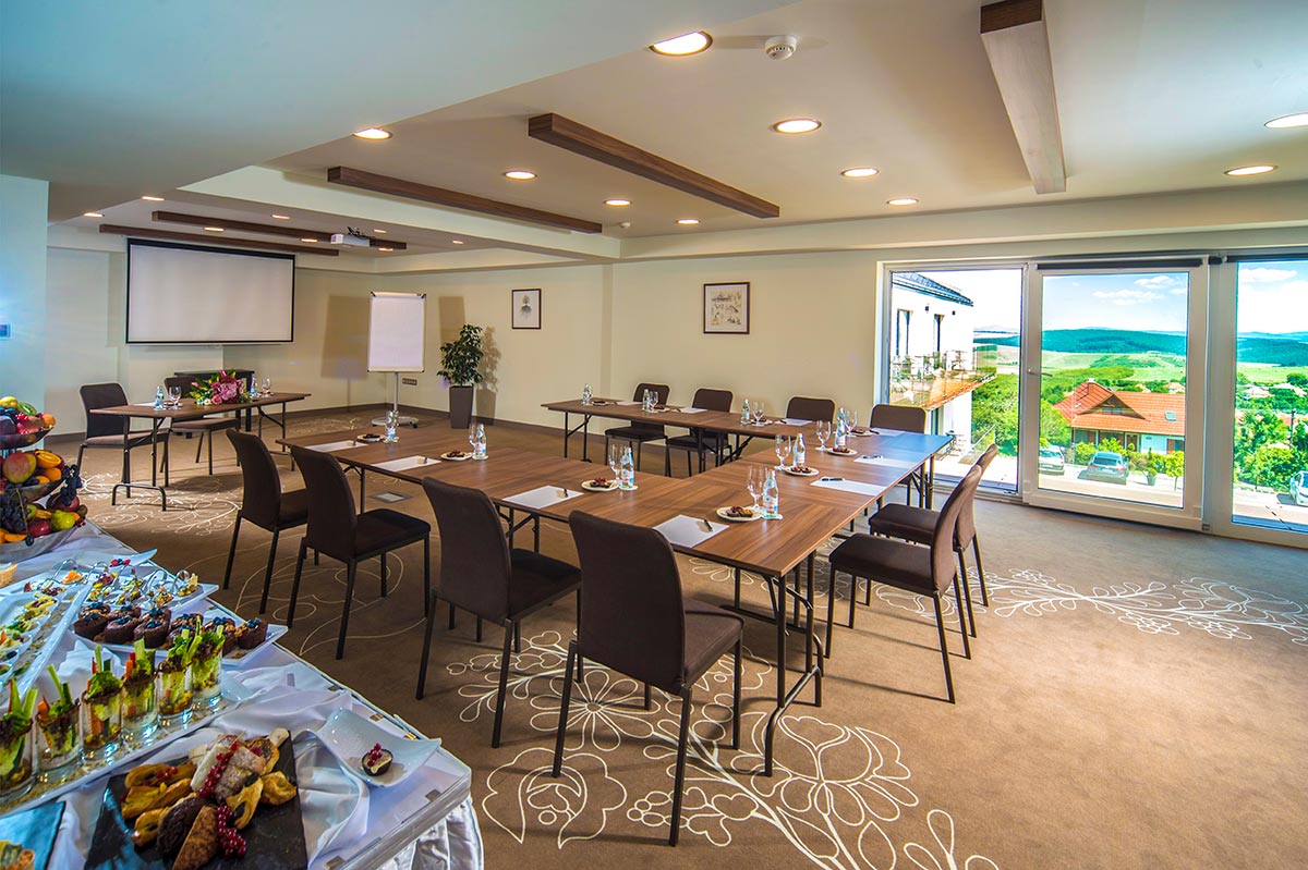 Castellum Hotel Hollókő