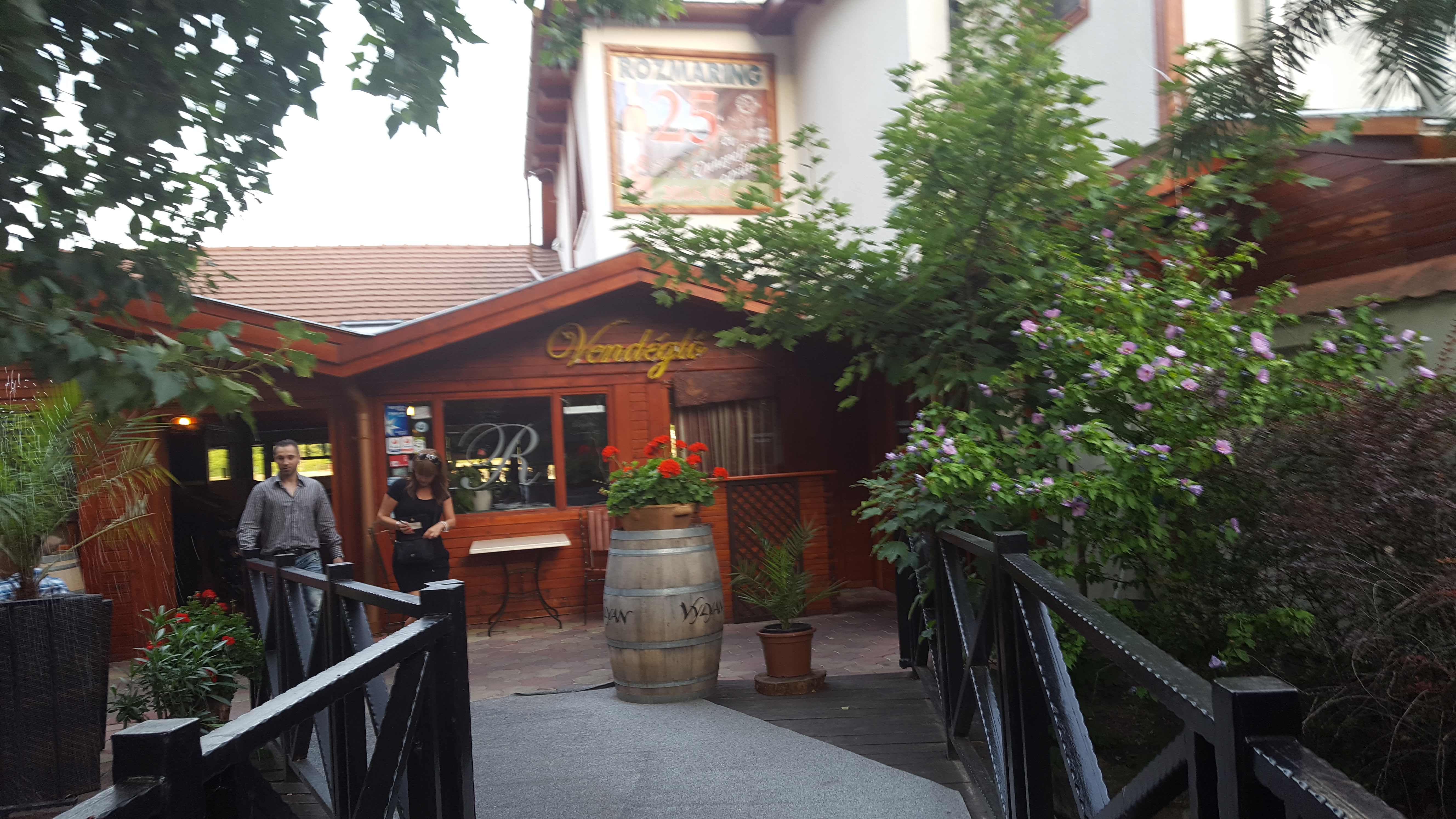 Rozmaring Kertvendéglő és Rendezvényház