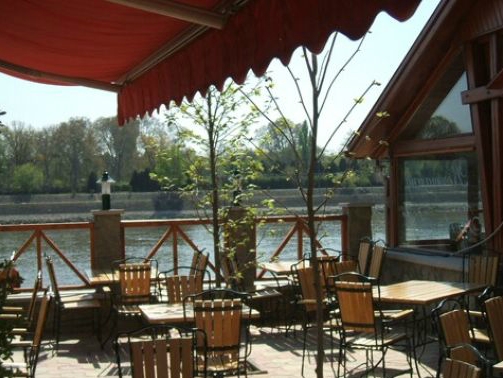 Rozmaring Kertvendéglő és Rendezvényház