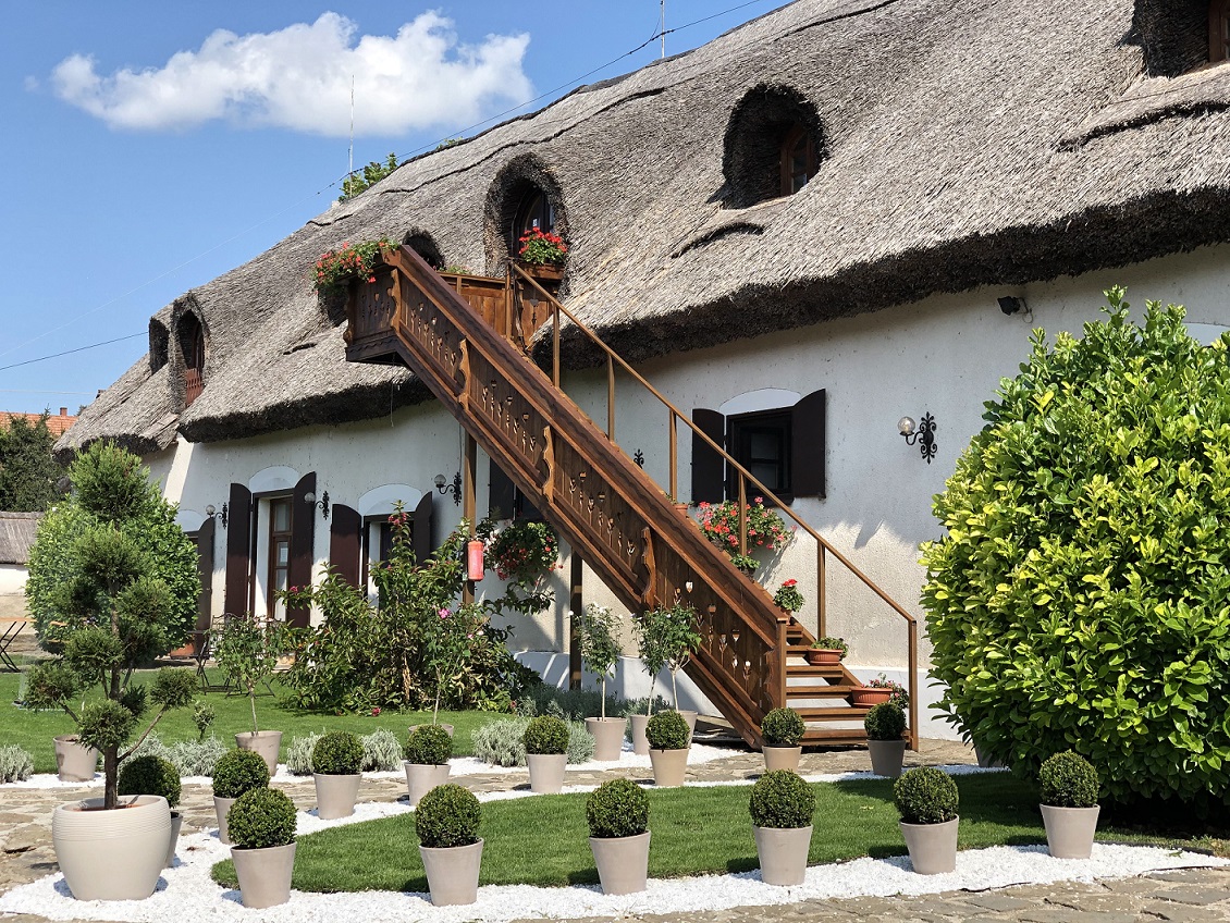 The Houses of History – anno 1830