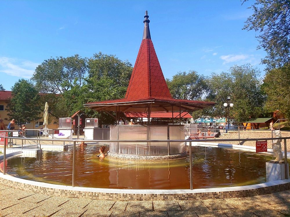 Cserkeszőlő Fürdő és Gyógyászati Központ Jurta Tábor