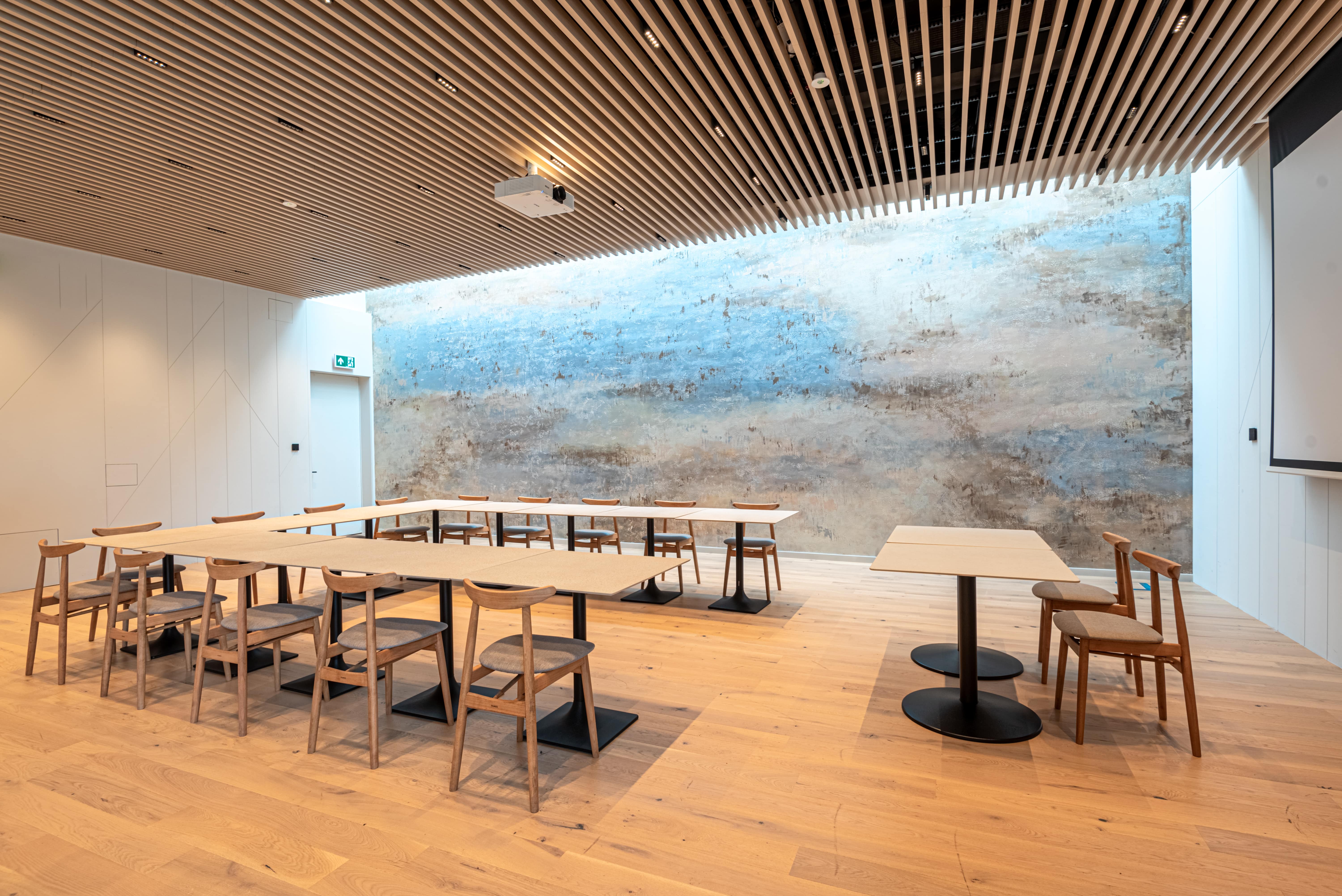 REED Luxury Hotel & Bistro