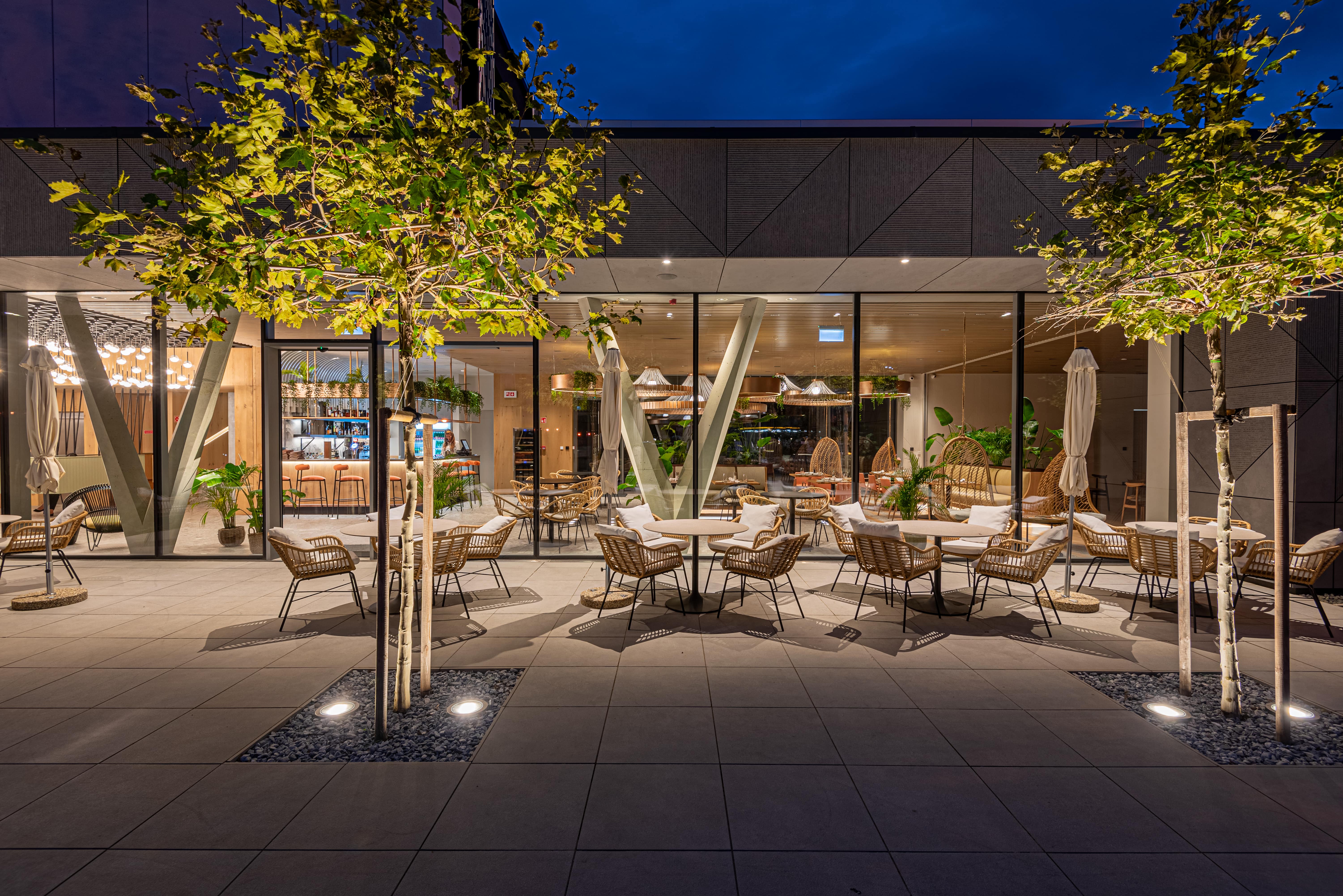 REED Luxury Hotel & Bistro