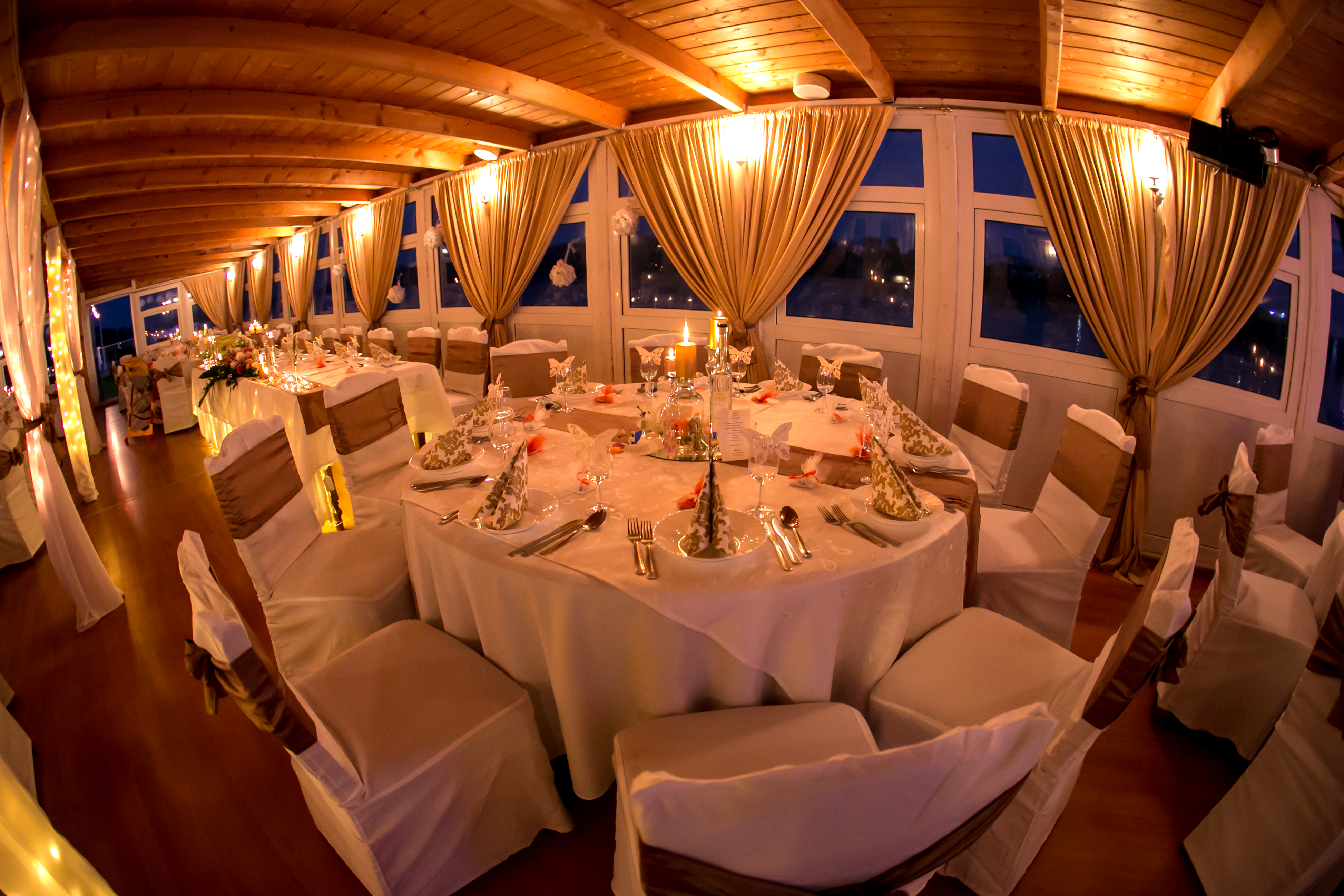 Aquamarina Hotel és Rendezvényhajó