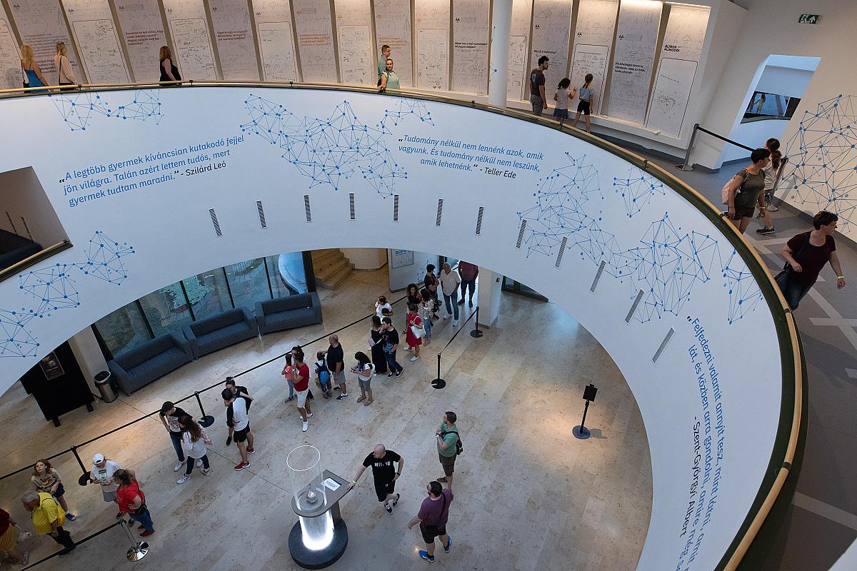 C épület - Kerengő