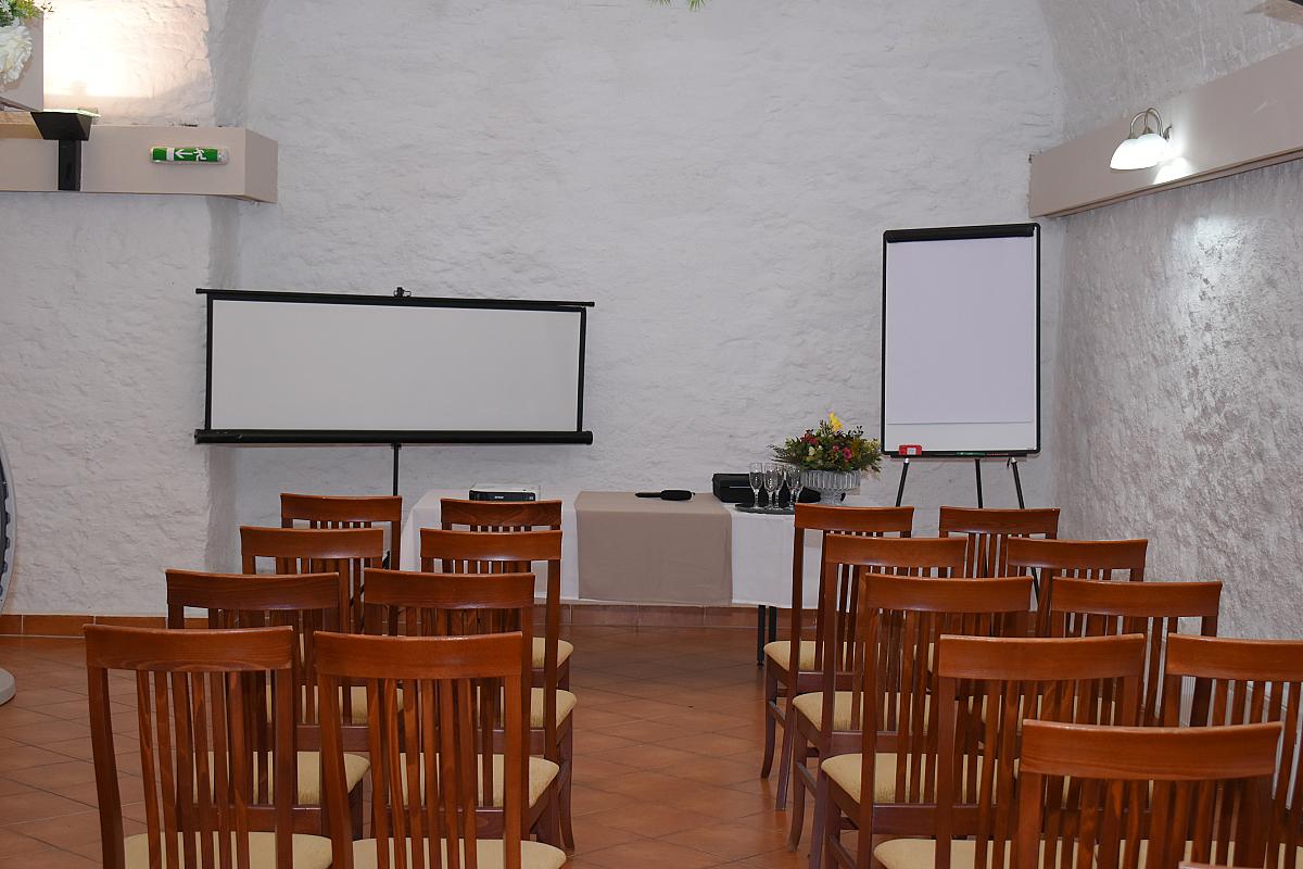 Teleki-Wattay Kastélyszálló Pomáz Lovagterem