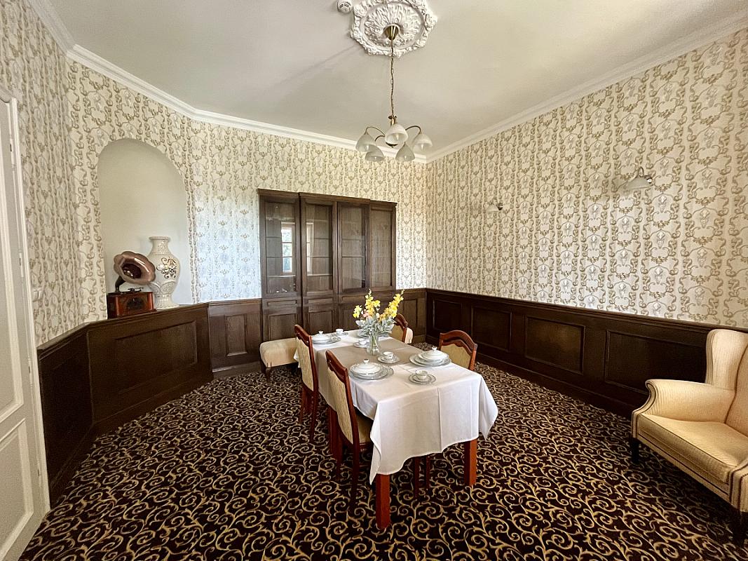 Teleki-Wattay Kastélyszálló Pomáz Zolnay terem