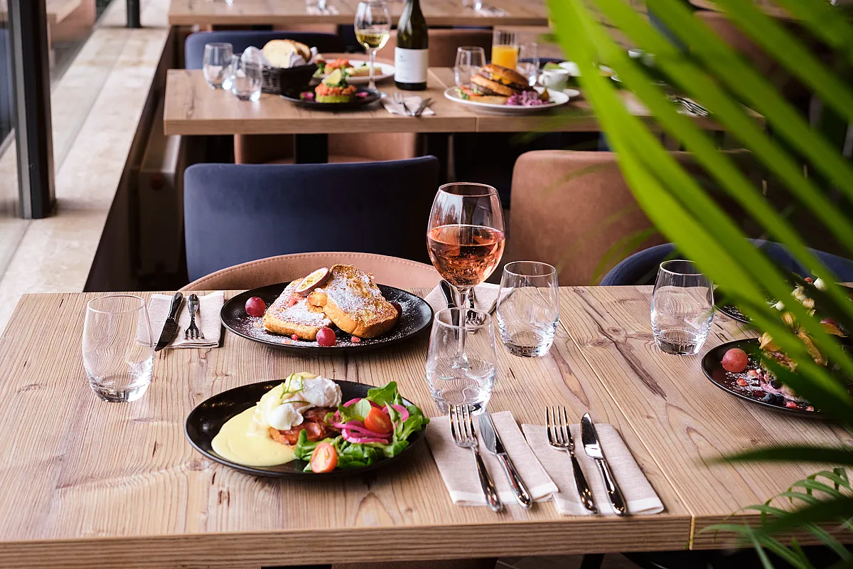 Bistro 11
