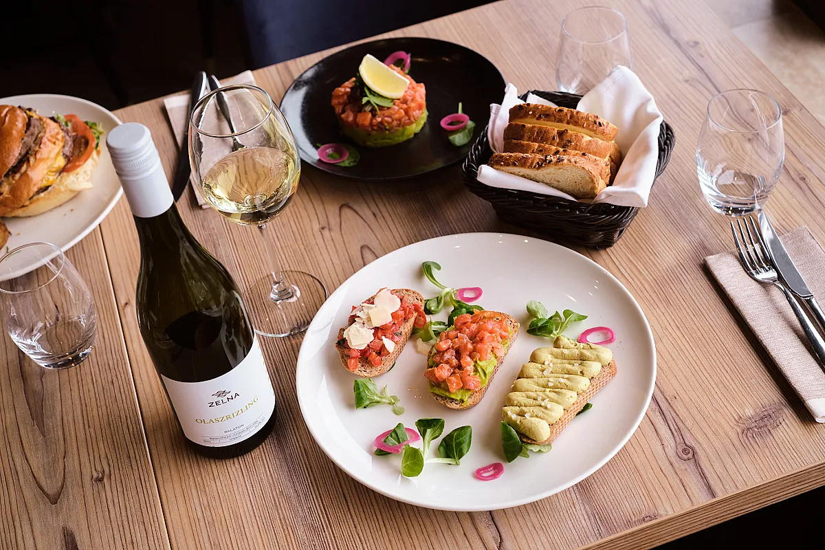 Bistro 11