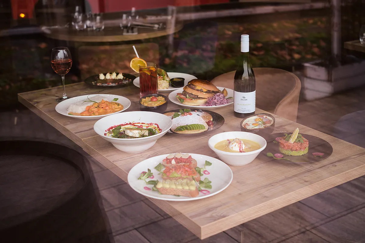 Bistro 11