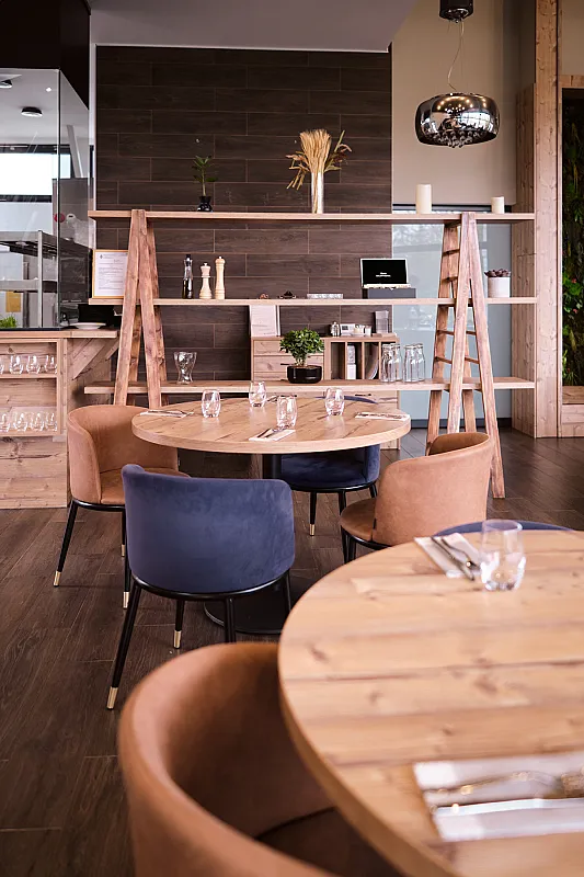 Bistro 11