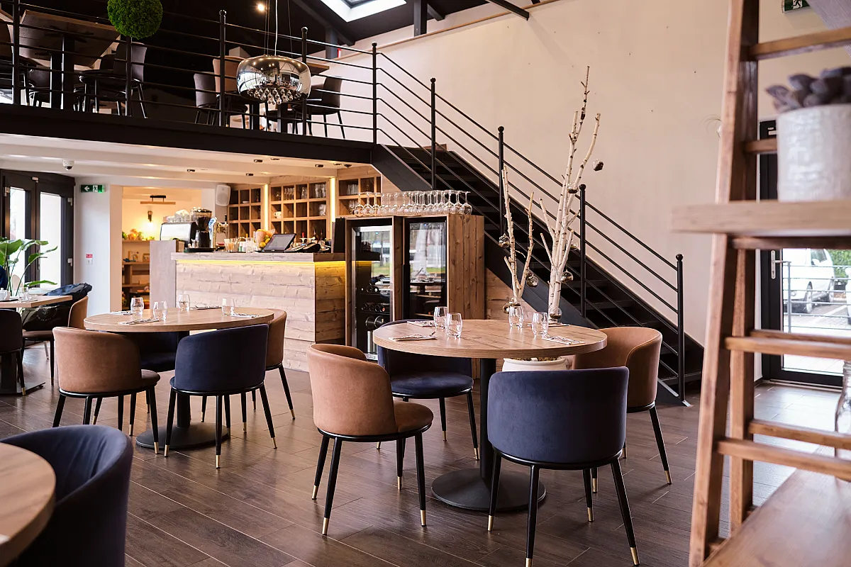 Bistro 11