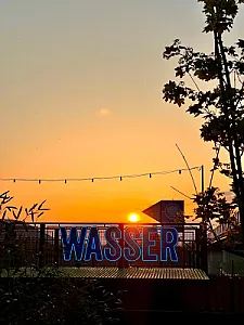 Wasser Bar & Grill