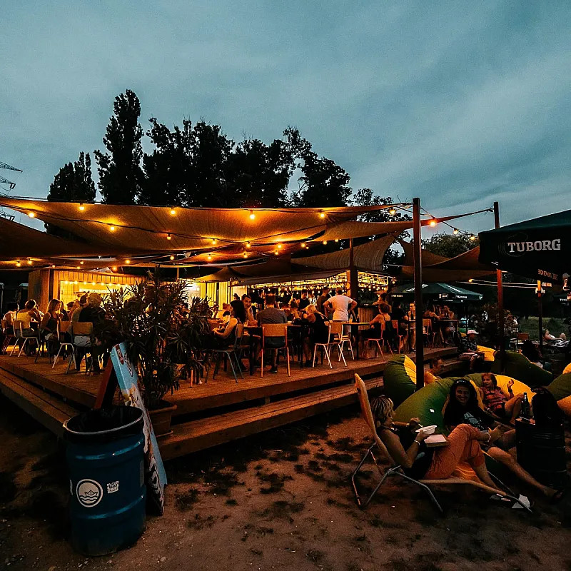 Wasser Bar & Grill