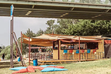 Wasser Bar & Grill