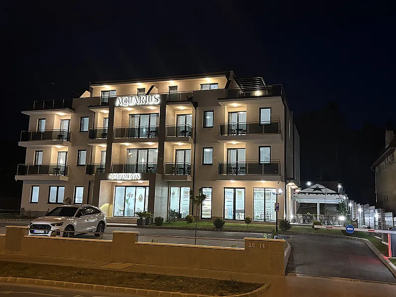 Aquarius Apartments