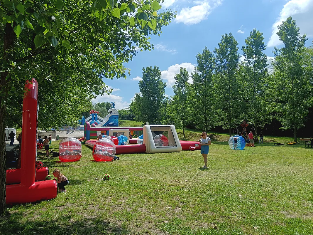 SZUSZ Park