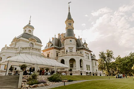 BOTANIQ Turai Kastély