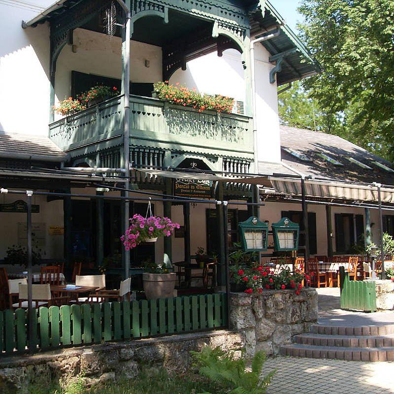 Svájci Lak Panzió Nyíregyháza