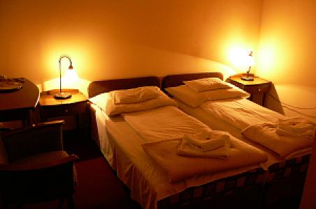 Svájci Lak Panzió Nyíregyháza