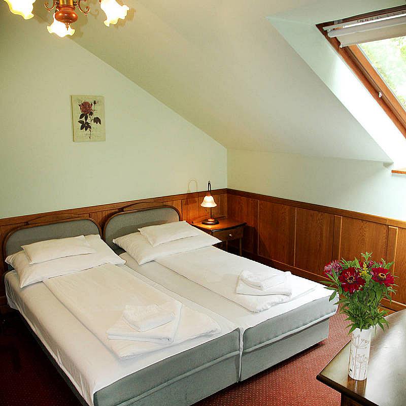 Svájci Lak Panzió Nyíregyháza