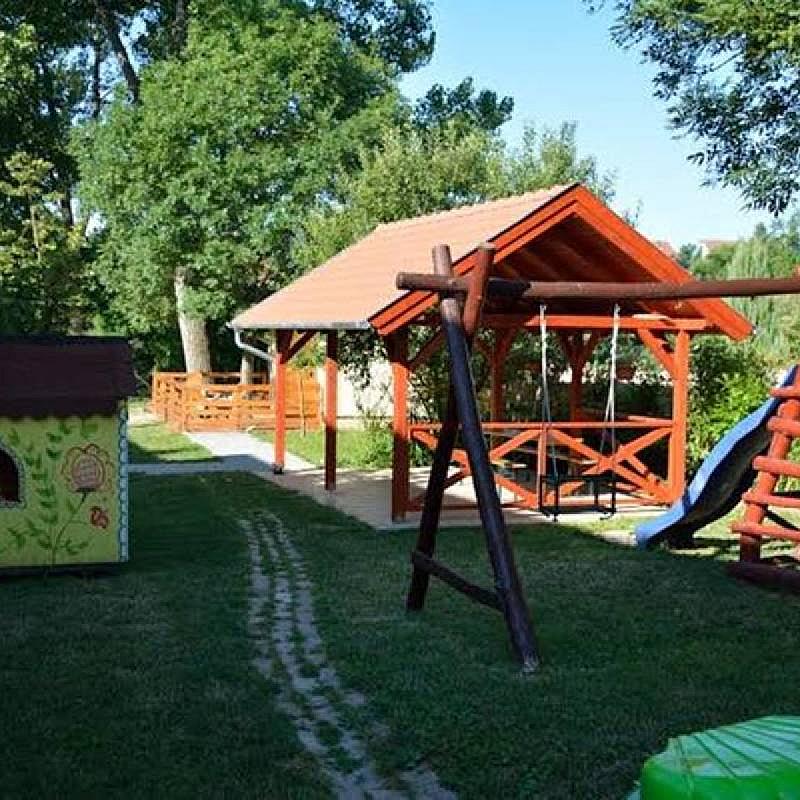 Szent Borbála Vendégház II. Érsekvadkert