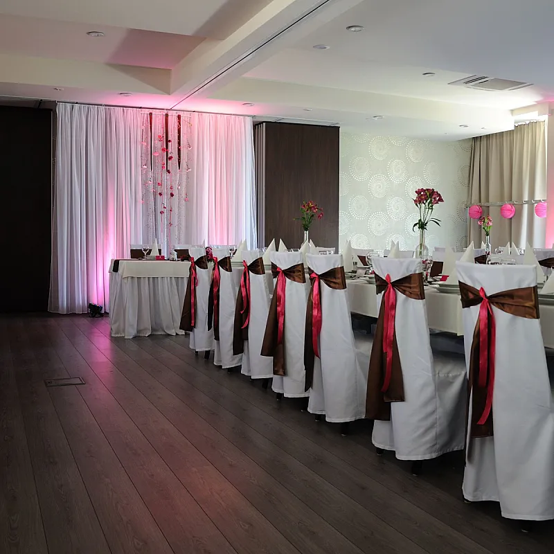 Balaton Hotel & Restaurant