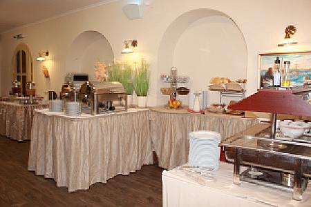 Land Plan Hotel*** & Restaurant Töltéstava