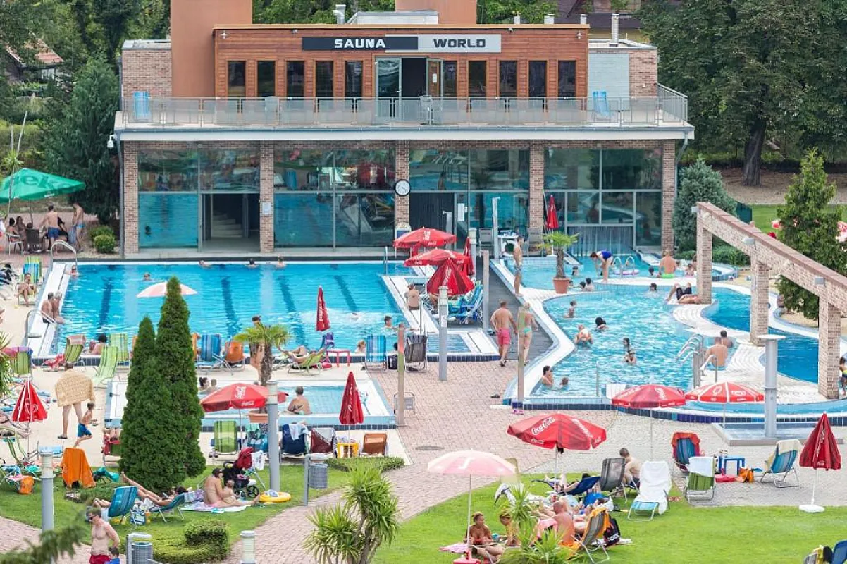 Holiday Beach Budapest Wellness & Conference Hotel