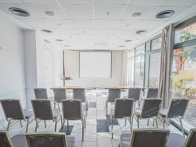 Holiday Beach Budapest Wellness & Conference Hotel