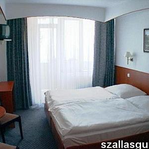 Hotel Fenyves Panoráma Pécs