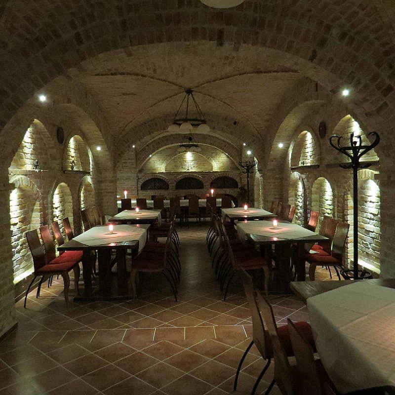 Merlot Borhotel és Látványpince Edelény