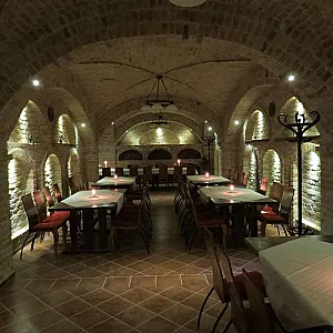 Merlot Borhotel és Látványpince