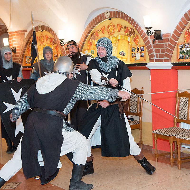 Aranykorona Hotel - Történelmi Étterem és Látványpince Miskolc