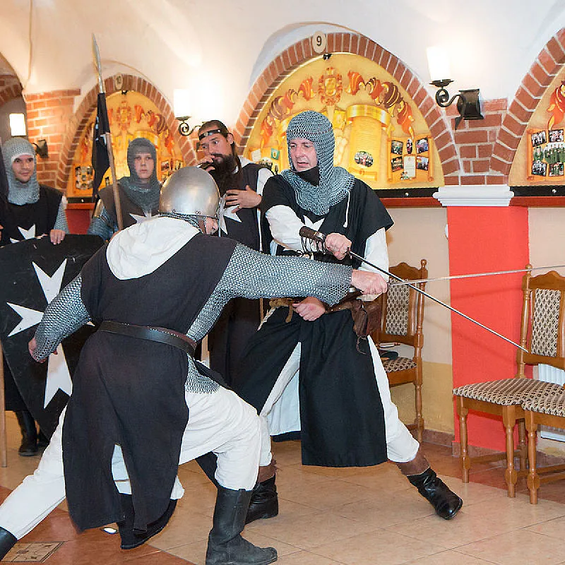 Aranykorona Hotel - Történelmi Étterem és Látványpince Miskolc