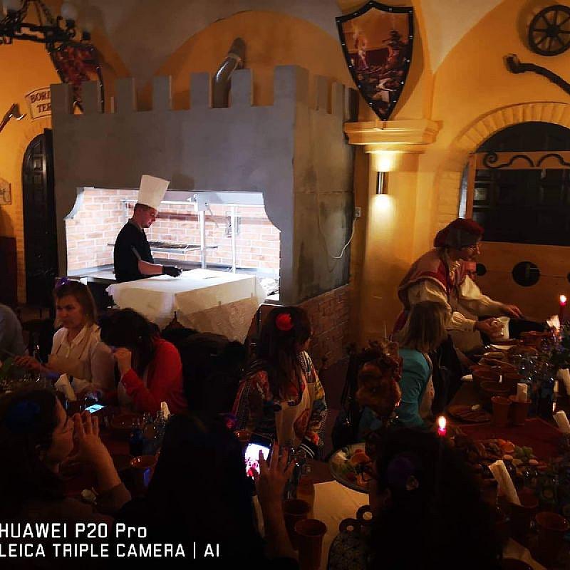 Aranykorona Hotel - Történelmi Étterem és Látványpince Miskolc