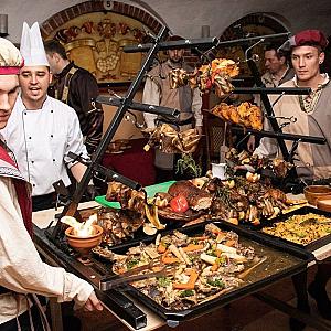 Aranykorona Hotel - Történelmi Étterem és Látványpince Miskolc