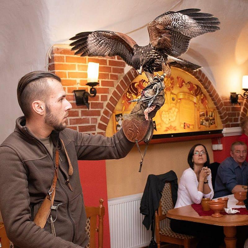 Aranykorona Hotel - Történelmi Étterem és Látványpince Miskolc