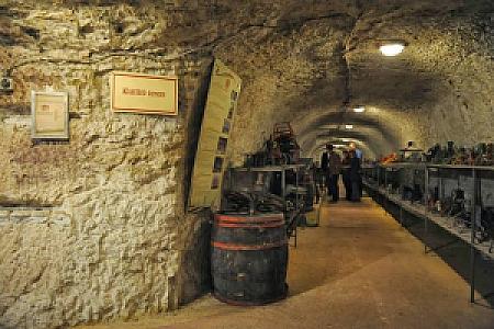 Aranykorona Hotel - Történelmi Étterem és Látványpince Miskolc